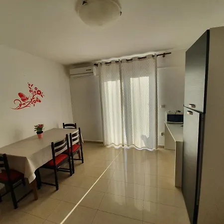 Apartman Silvia * Mandre